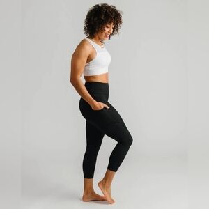 Zyia Active Black Pocket Light N Tight Hi-Rise Capri Leggings
